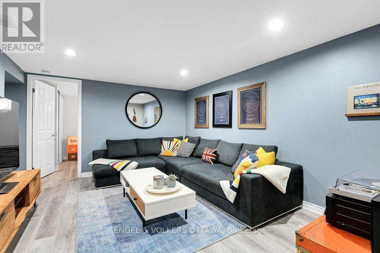 28848806/2565-elmhurst-street/queensway-terrace-north/ottawa/ontario/K2B7N2_24