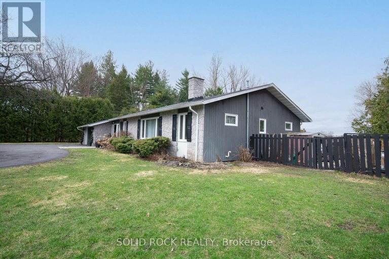 28251367/724-river-road/riverside-southgloucester-glen/ottawa/ontario/K4M1B2_16