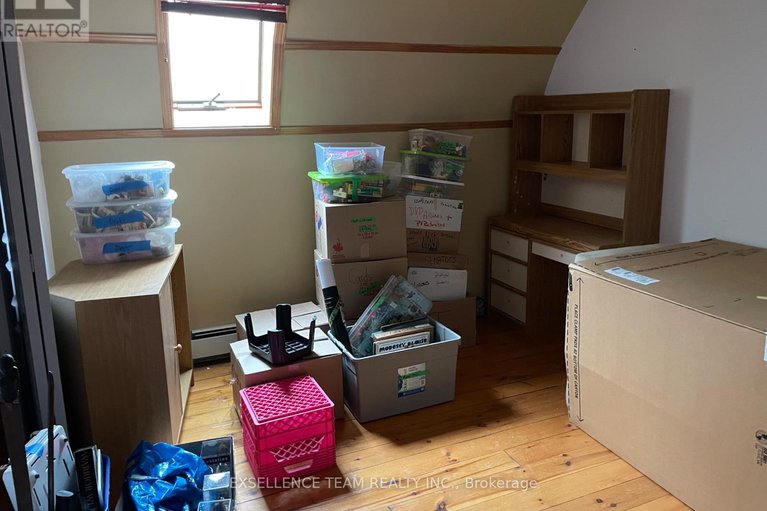 29033422/20115-beaupre-road-w/south-glengarry-charlottenburgh-twp/south-glengarry/ontario/K0C1L0_8