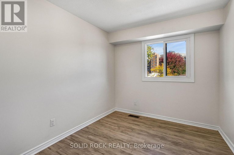 28982760/1394-lassiter-terrace/beaconwood/ottawa/ontario/K1J8N3_16