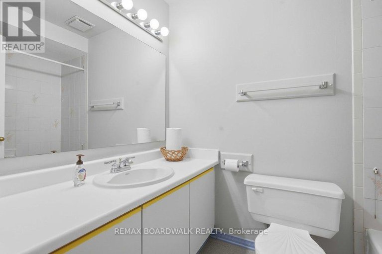 29379156/1707-des-perdrix-crescent/orleanssunridge/ottawa/ontario/K1C5E3_18