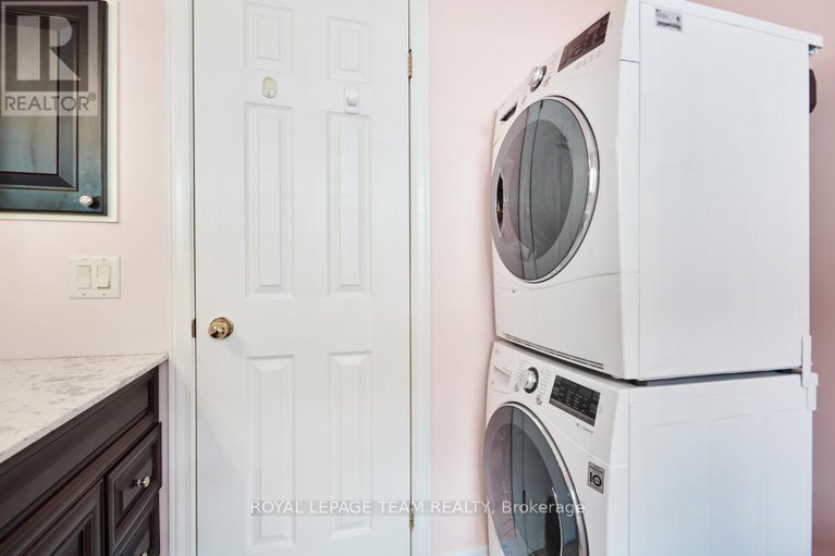 28598951/1581-belleterre-street/orleanssunridge/ottawa/ontario/K1C7N5_18