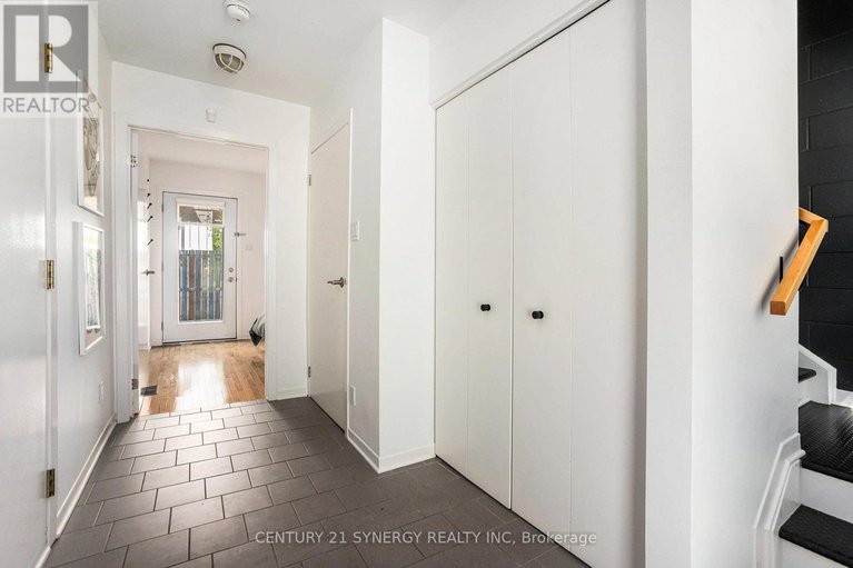 28881651/1137-gladstone-avenue/hintonburg/ottawa/ontario/K1Y3H4_3