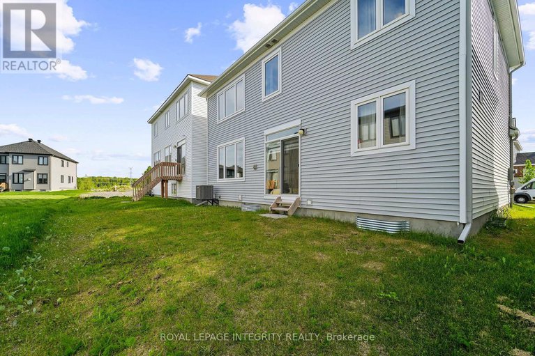 28643913/724-vennecy-terrace/orleans-village/ottawa/ontario/K1W0N3_34