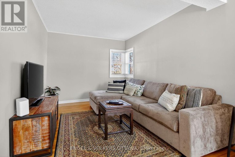 29397615/1235-erie-avenue/ridgemont/ottawa/ontario/K1V6G5_9