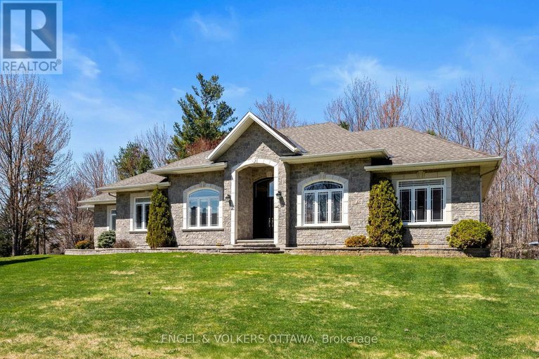 29642089/6370-emerald-links-drive/greely/ottawa/ontario/K4P1M4_2