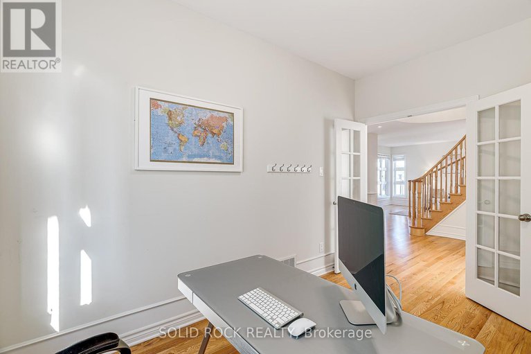 28518234/326-memorial-grove/riverside-southgloucester-glen/ottawa/ontario/K1X0C8_14