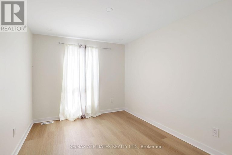 29170194/37-472-sandhamn-private/hunt-club-parkgreenboro/ottawa/ontario/K1T2Z4_25