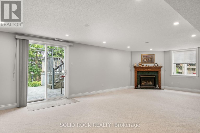 28419528/49-caribou-avenue/stittsville-south/ottawa/ontario/K2S1X3_32