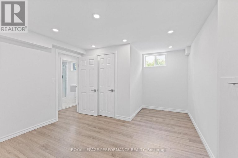 28864707/10-argue-drive/borden-farmstewart-farmcarleton-heightsparkwood-hills/ottawa/ontario/K2E6S1_32