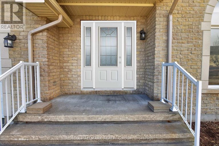 29666463/131-beaumont-avenue/town-of-rockland/clarence-rockland/ontario/K4K1R7_5