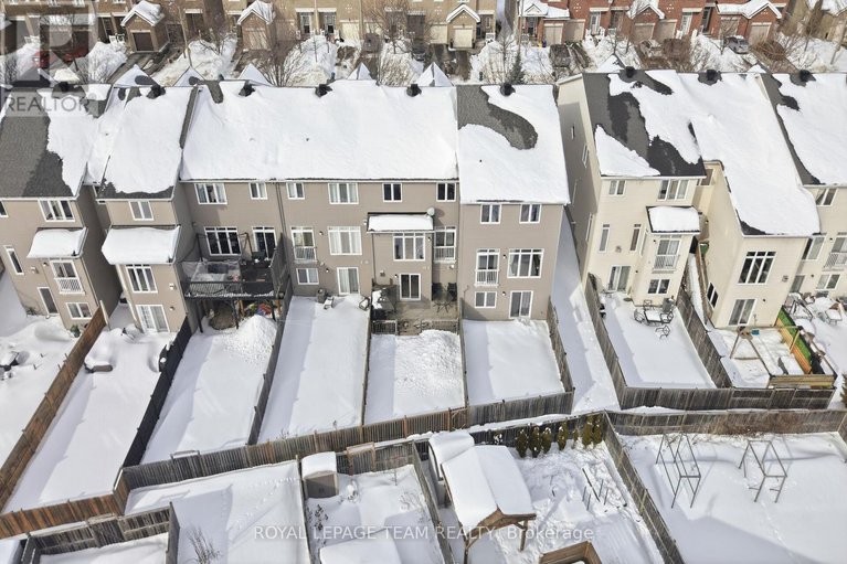 29365769/420-foxhall-way/bridlewood/ottawa/ontario/K2M0G1_2