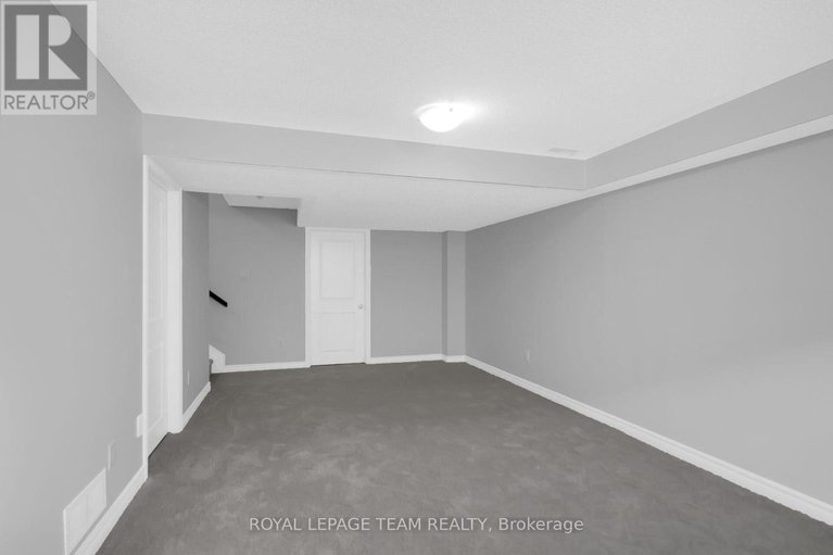 28243617/605-lauraleaf-crescent/half-moon-bay/ottawa/ontario/K2J6G7_40