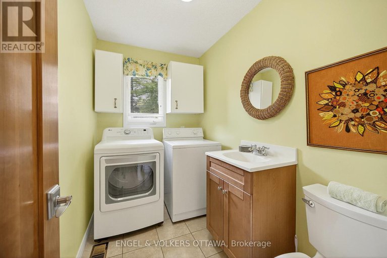 28865549/29-milne-crescent/beaverbrook/ottawa/ontario/K2K1H7_28