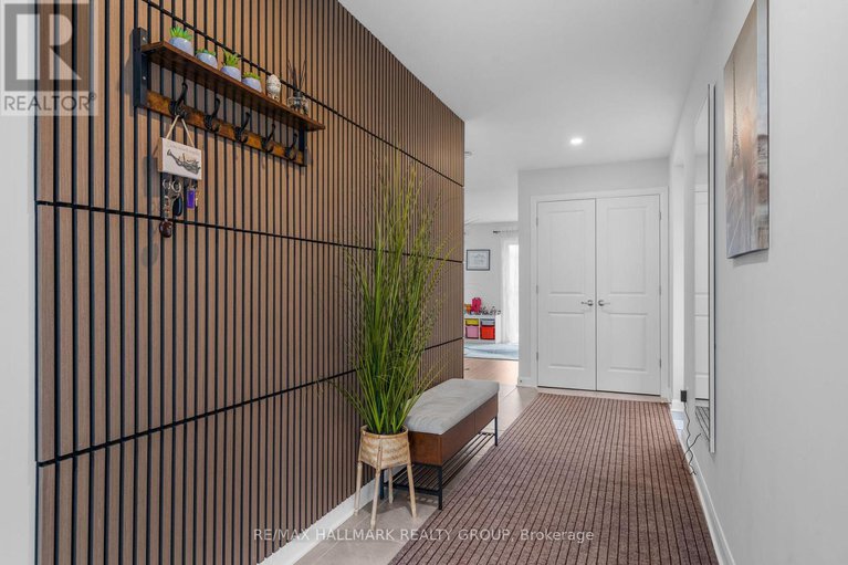 29262020/5017-abbott-street-e/emerald-meadowstrailwest/ottawa/ontario/K2V0M6_4