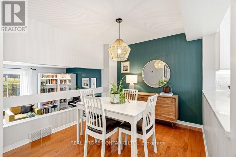 29633974/1095-avignon-court/orleans-wood/ottawa/ontario/K1C2M2_8