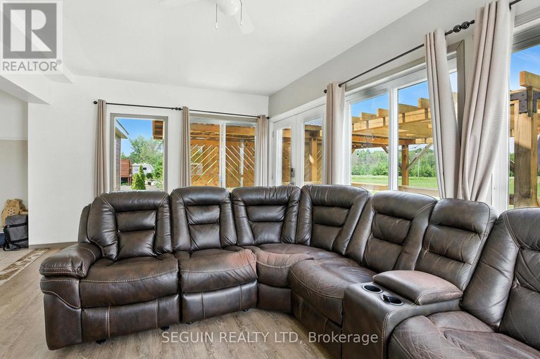 28526584/2785-pattee-road-e/east-hawkesbury-twp/hawkesbury/ontario/K6A0G3_18