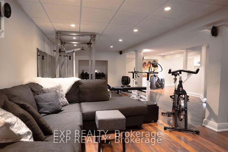 28643712/17-chesswood-court/pineglencountry-place/ottawa/ontario/K2E7E3_31