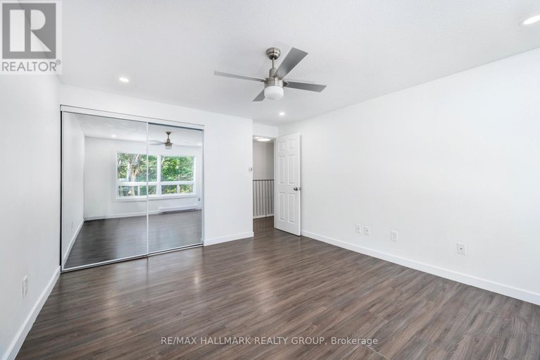 28896443/m-15-banner-road/sheahan-estatestrend-village/ottawa/ontario/K2H8T3_18