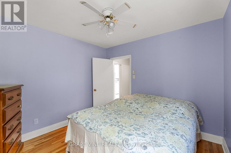 28554989/1210-erie-avenue/ridgemont/ottawa/ontario/K1V6G6_17