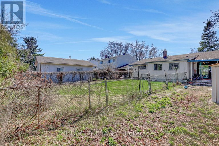 29664921/2336-ogilvie-road/beacon-hill-north/ottawa/ontario/K1J7N6_11