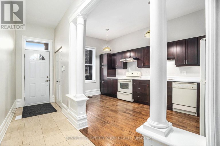 28244895/121-york-street/lower-townbyward-market/ottawa/ontario/K1N5T4_3