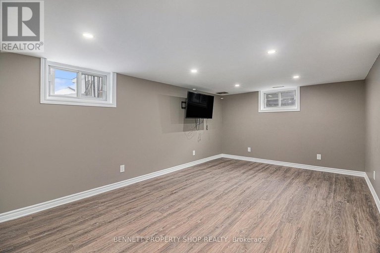 29242248/71-kyle-drive/morrisburg/south-dundas/ontario/K0C1X0_21