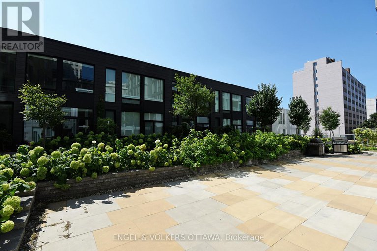 28562228/1304-40-nepean-street/ottawa-centre/ottawa/ontario/K2P0X5_19