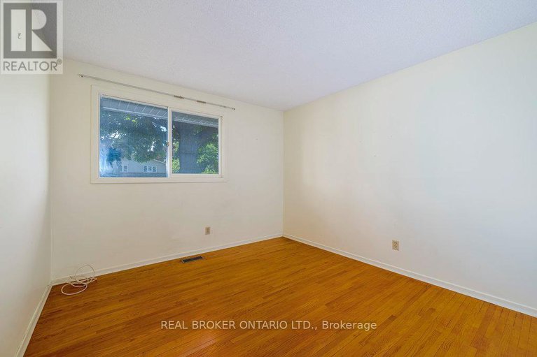 28389803/87-viewmount-drive/meadowlandscrestview/ottawa/ontario/K2G3B9_13