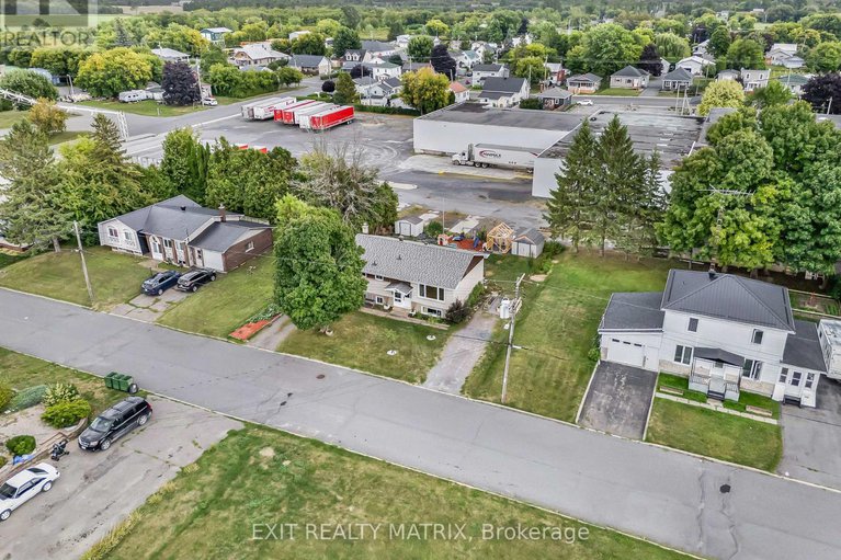 28829153/94-peel-street-e/alexandria/north-glengarry/ontario/K0C1A0_33