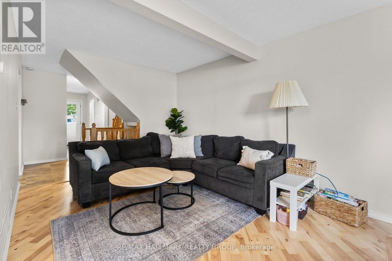 28903754/17-1598-hoskins-crescent/fallingbrookpineridge/ottawa/ontario/K4A2H8_5