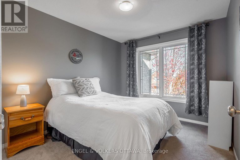 29049195/1031-capreol-street/avalon-east/ottawa/ontario/K4A4Z7_23