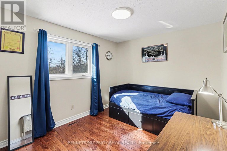 29417318/1408-eastcliffe-way/pineview/ottawa/ontario/K1B5H6_13