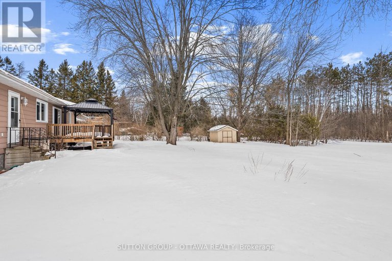 28296607/6489-rideau-valley-drive-n/manotick-south-to-roger-stevens/ottawa/ontario/K4M1B3_19