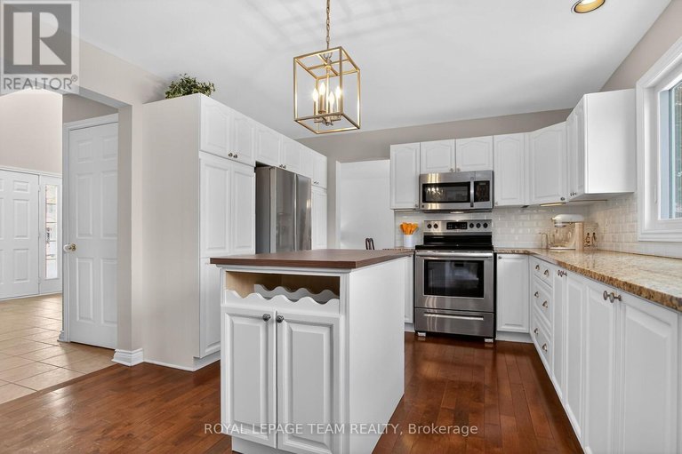 29446611/22-renshaw-avenue/stittsville-central/ottawa/ontario/K2S1G9_24