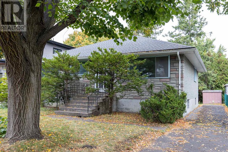 28997575/1231-ridgemont-avenue/ridgemont/ottawa/ontario/K1V6E6_2