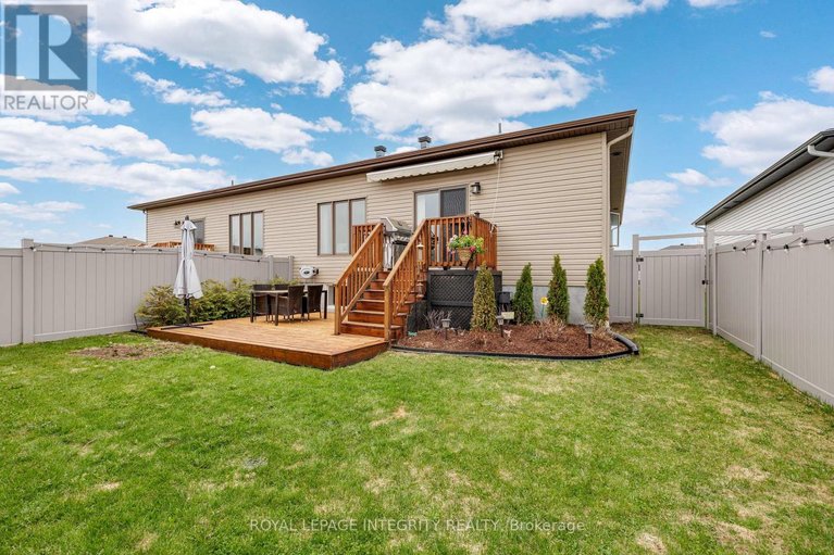 29671417/440-arora-crescent/winchester/north-dundas/ontario/K0C2K0_32