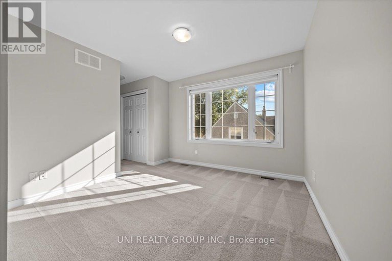 28615554/1253-shillington-avenue/carlington/ottawa/ontario/K1Z8A1_23