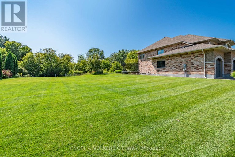 28474940/110-gray-willow-place/manotick-village-manotick-estates/ottawa/ontario/K4M0B3_48