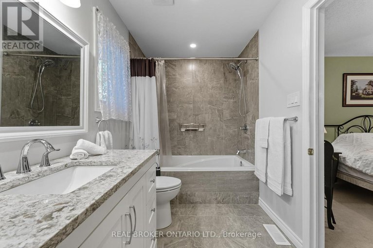 28843559/6-candow-crescent/stittsville-north/ottawa/ontario/K2S1K7_25