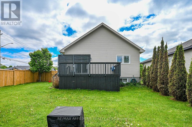 28567614/30-lee-avenue/smiths-falls/smiths-falls/ontario/K7A0A2_34