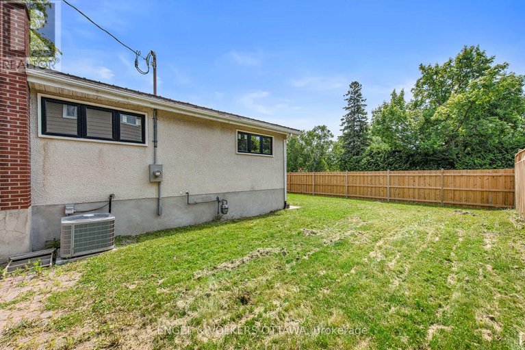 28495906/2061-featherston-drive/urbandale-acres/ottawa/ontario/K1H6R1_25