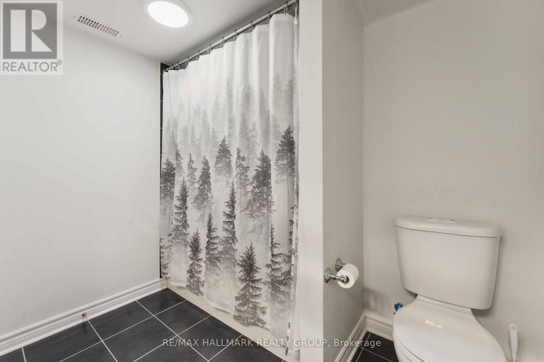 28421712/293a-titanium-private/convent-glen-north/ottawa/ontario/K1C0A5_22
