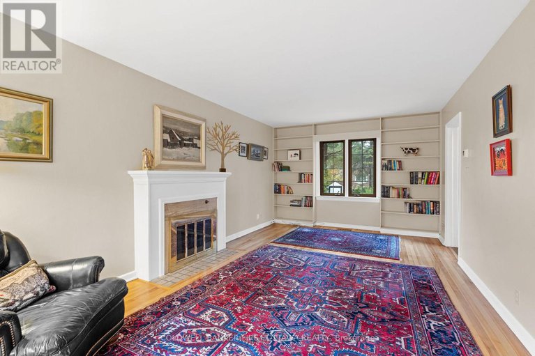 28932809/895-dundee-avenue/queensway-terrace-north/ottawa/ontario/K2B5T2_20