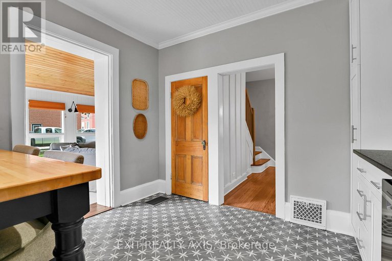 28474942/208-clothier-street-e/kemptville/north-grenville/ontario/K0G1J0_19