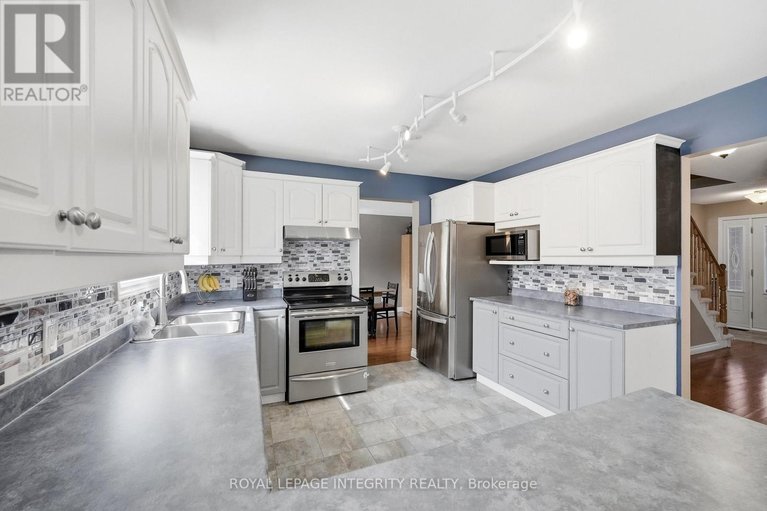 29646948/675-potvin-avenue/town-of-rockland/clarence-rockland/ontario/K4K1H2_13