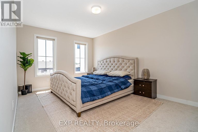 28608550/689-quilter-row/goulbourn-twp-from-franktown-rdsouth-to-rideau/ottawa/ontario/K0A2Z0_16