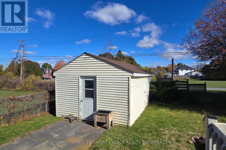 29039799/40-st-laurent-avenue/long-sault/south-stormont/ontario/K0C1P0_6