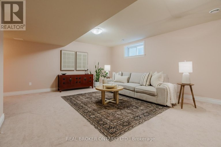 29687993/279-currell-avenue/westborohampton-park/ottawa/ontario/K1Z7J5_33