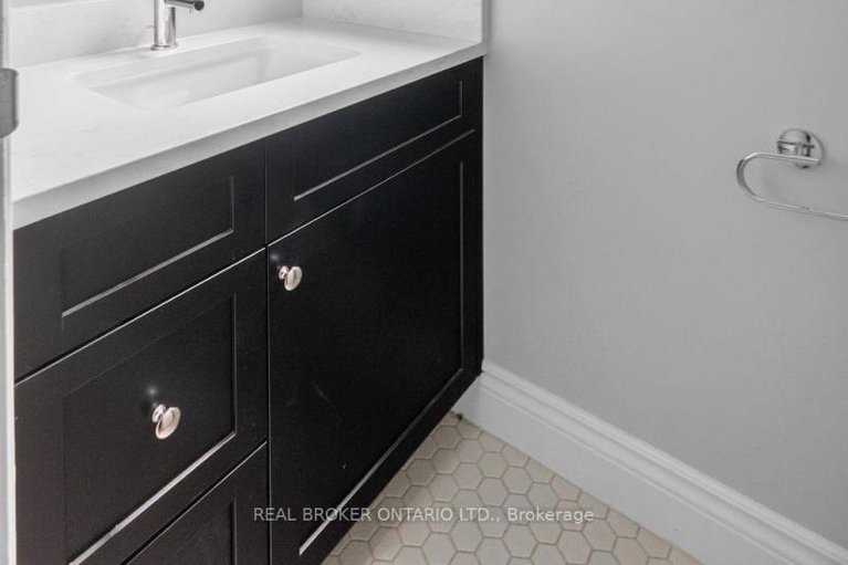 28849812/2-655-richmond-road/woodroffe/ottawa/ontario/K2A3Y3_35